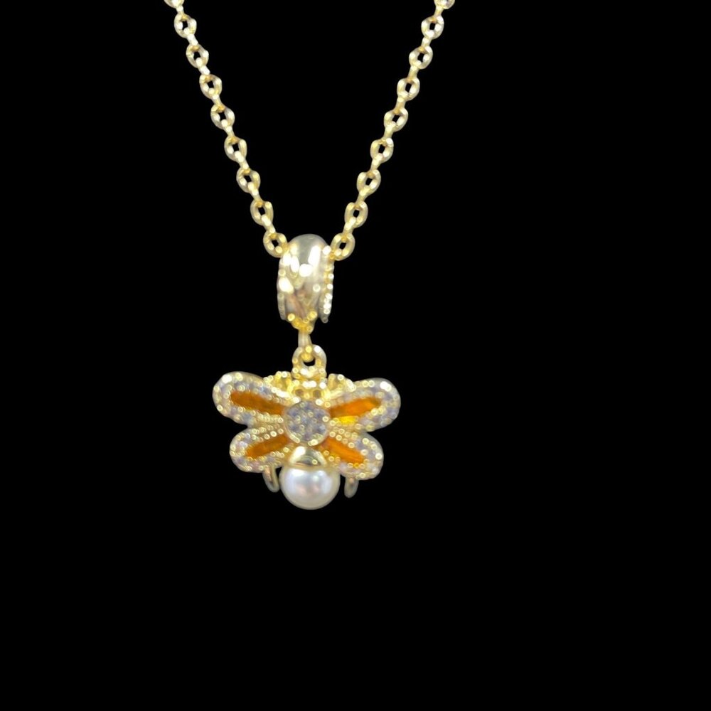 Gold Bee Pendant Necklace Pearl Charm Dainty‎ Coquette Naturecore Jewelry Gift